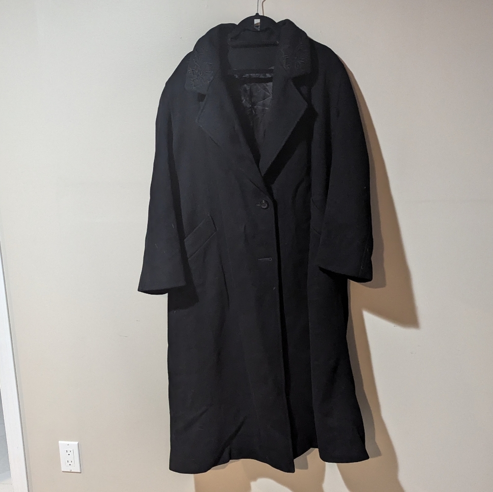 Vintage Italo Wool Coat Embroidered Collar